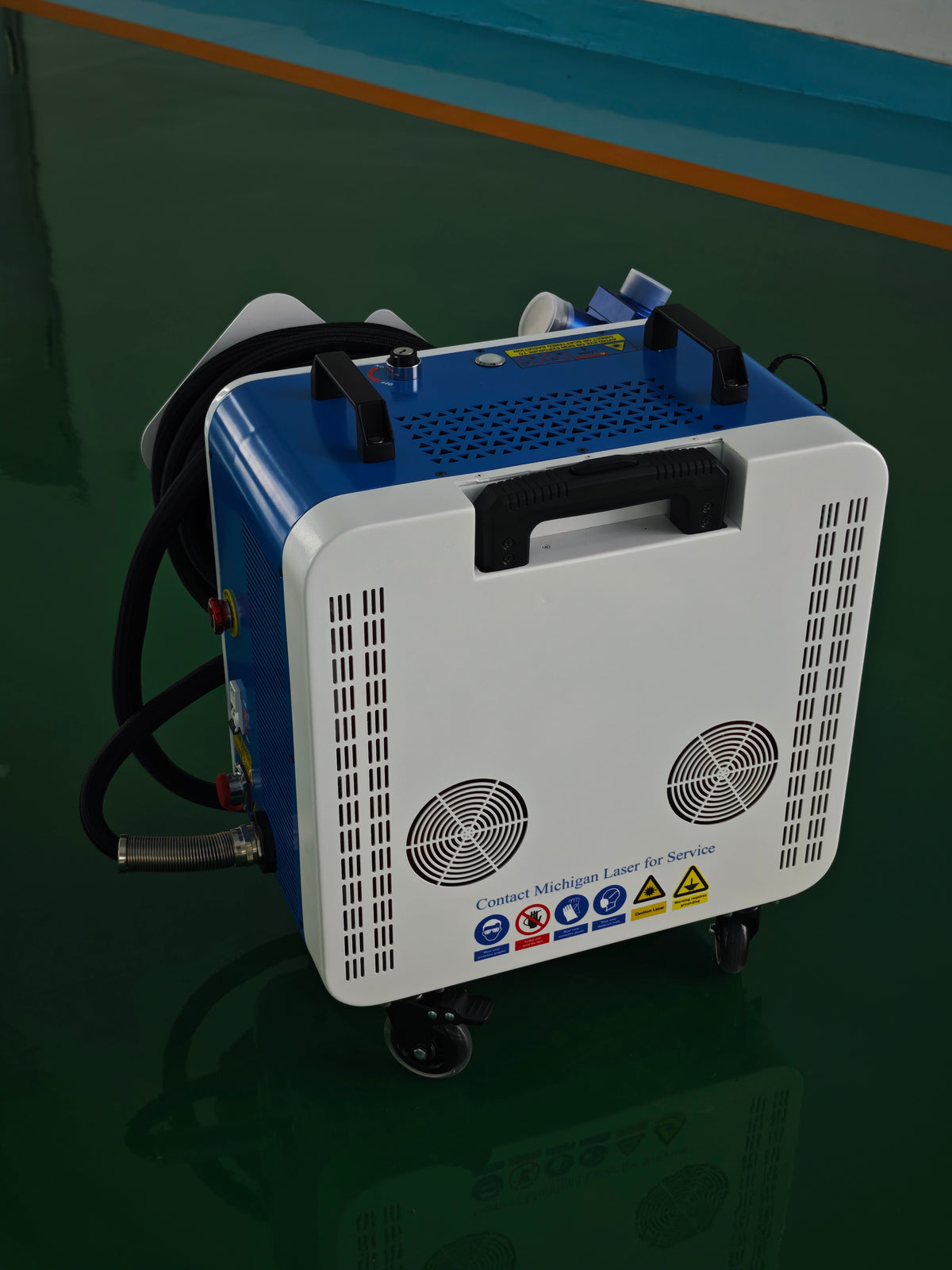 SDQY 500W portable laser cleaner with wheels.